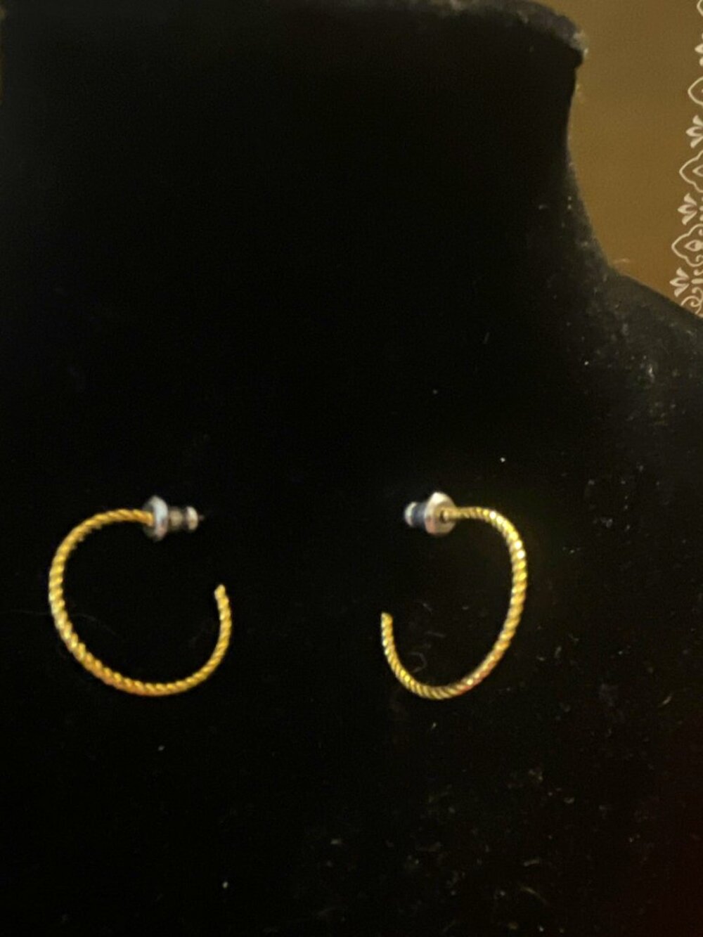 Gold Tone Twisted Hoop Earrings Metal Butterfly Closure Round Lobe No Stone